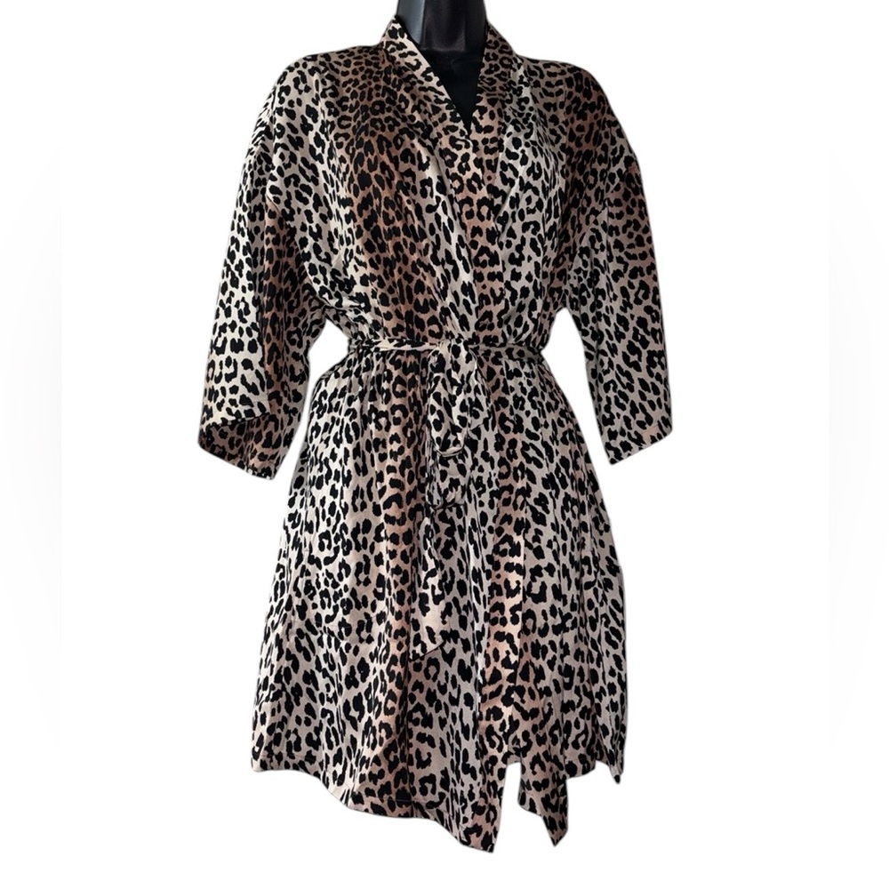NWT Room Service Leopard Print Robe, Size S/M
